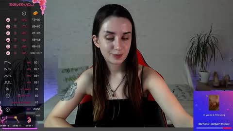 Snapshot of emilylayer chatting on 24, 11, 2025 Emyli online show from 24, 11, 2025