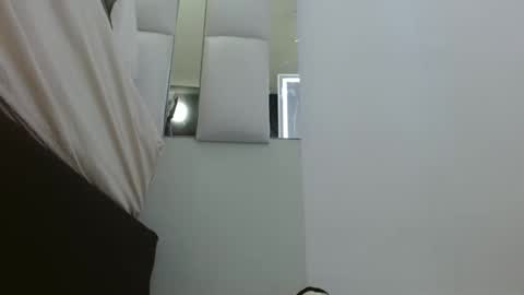 Snapshot of emilymonrro chatting on 28, 1, 2025 emily monrro online show from 28, 1, 2025