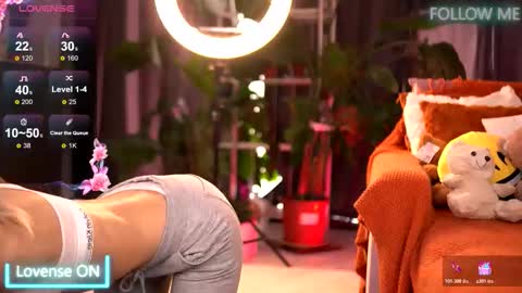 Snapshot of emilyraymont chatting on 24, 11, 2025 Emily online show from 24, 11, 2025