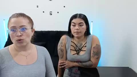 Snapshot of emilyriskhot chatting on 21, 9, 2025 emily friends online show from 21, 9, 2025