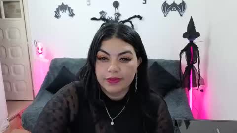 Snapshot of emilyriskhot chatting on 16, 10, 2025 emily friends online show from 16, 10, 2025