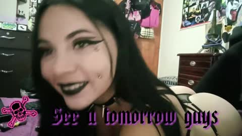 Snapshot of emilyrymer chatting on 30, 12, 2024 Emily Support me to have 100 likes plx online show from 30, 12, 2024