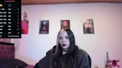 Snapshot of emilyrymer chatting on 29, 1, 2025 Emily Support me to have 100 likes plx online show from 29, 1, 2025