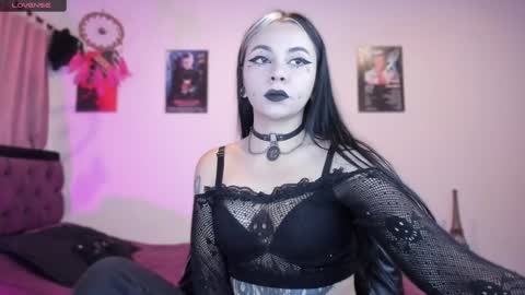 Snapshot of emilyrymer chatting on 31, 1, 2025 Emily Support me to have 100 likes plx online show from 31, 1, 2025