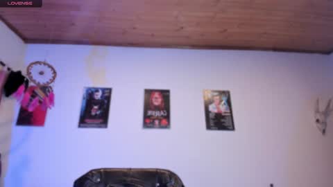 Snapshot of emilyrymer chatting on 1, 2, 2025 Emily Support me to have 100 likes plx online show from 1, 2, 2025