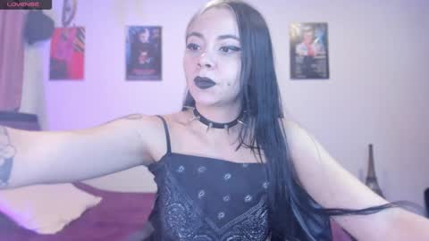 Snapshot of emilyrymer chatting on 2, 2, 2025 Emily Support me to have 100 likes plx online show from 2, 2, 2025