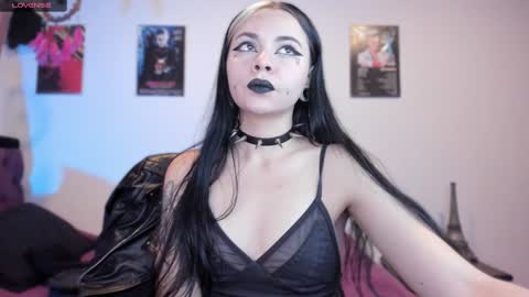 Snapshot of emilyrymer chatting on 8, 2, 2025 Emily Support me to have 100 likes plx online show from 8, 2, 2025