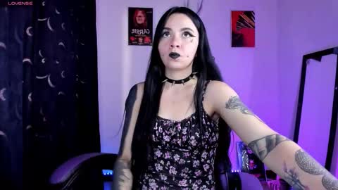 Snapshot of emilyrymer chatting on 15, 9, 2025 Emily Support me to have 100 likes plx online show from 15, 9, 2025