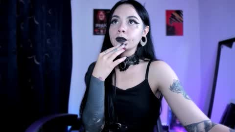 Snapshot of emilyrymer chatting on 16, 10, 2025 Emily Support me to have 100 likes plx online show from 16, 10, 2025