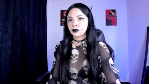 Snapshot of emilyrymer chatting on 12, 11, 2025 Emily Support me to have 100 likes plx online show from 12, 11, 2025