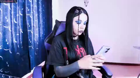 Snapshot of emilyrymer chatting on 6, 8, 2026 Emily Support me to have 100 likes plx online show from 6, 8, 2026