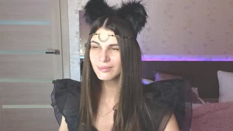 Snapshot of emilytucker chatting on 4, 1, 2025 Emily online show from 4, 1, 2025