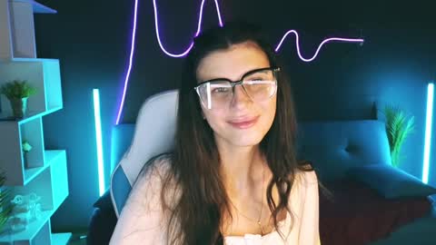 Snapshot of emilytucker chatting on 1, 2, 2025 Emily online show from 1, 2, 2025