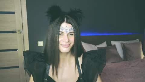 Snapshot of emilytucker chatting on 2, 2, 2025 Emily online show from 2, 2, 2025