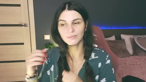 Snapshot of emilytucker chatting on 5, 2, 2025 Emily online show from 5, 2, 2025