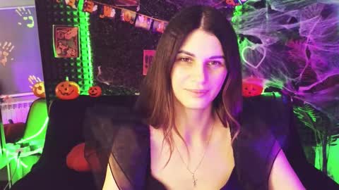 Snapshot of emilytucker chatting on 19, 10, 2025 Emily online show from 19, 10, 2025
