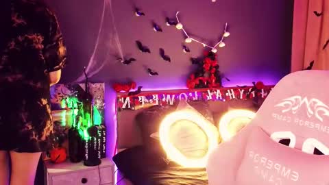 Snapshot of emilytucker chatting on 29, 10, 2025 Emily online show from 29, 10, 2025