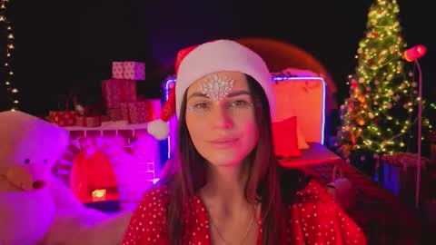 Snapshot of emilytucker chatting on 22, 12, 2025 Emily online show from 22, 12, 2025