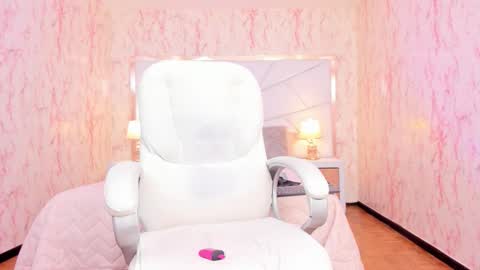 Snapshot of emilywhinfre chatting on 3, 10, 2025 Emily 2200 - 600GMT-5 online show from 3, 10, 2025