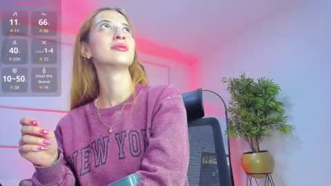 Snapshot of emilywillis8 chatting on 20, 11, 2025 E M I L Y online show from 20, 11, 2025