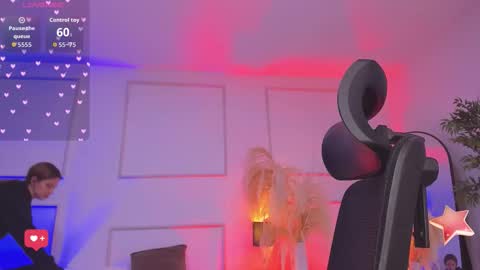 Snapshot of emilywillis8 chatting on 24, 11, 2025 E M I L Y online show from 24, 11, 2025