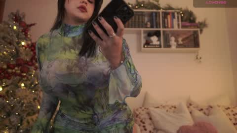 IG thickemmsss online show from 26, 12, 2024