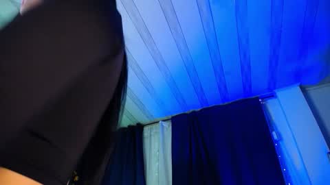 Snapshot of emilyy05_ chatting on 16, 12, 2025 Emily online show from 16, 12, 2025