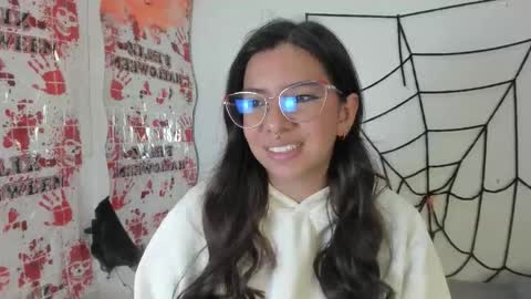 Snapshot of emilyy_cooperr chatting on 17, 10, 2025 emilyy_cooperr online show from 17, 10, 2025