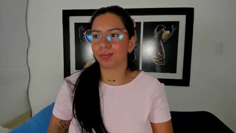 emilyy_cooperr online show from 17, 1, 2026