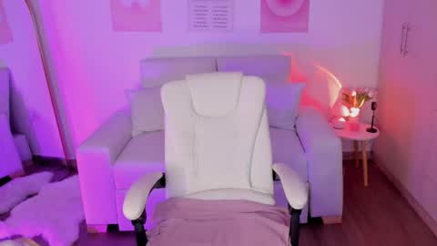 Emily  online show from 26, 10, 2025