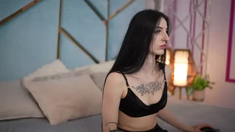 emilyymoon online show from 30, 6, 2026