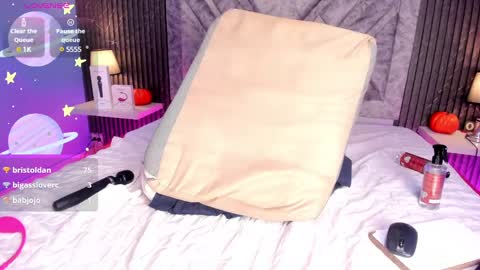 Snapshot of emilyystuart chatting on 12, 1, 2025 Emily online show from 12, 1, 2025