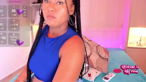 Snapshot of emilyystuart chatting on 8, 3, 2025 Emily online show from 8, 3, 2025