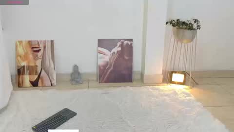 Snapshot of emiryann chatting on 8, 9, 2025 Eimy online show from 8, 9, 2025