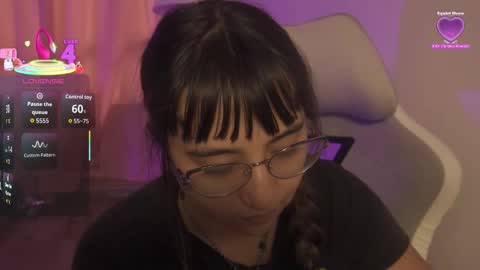 Snapshot of emitaa17228 chatting on 30, 11, 2025 emma online show from 30, 11, 2025