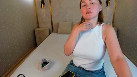Snapshot of emm_quince chatting on 25, 6, 2026 Emm online show from 25, 6, 2026