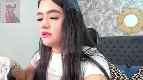 Snapshot of emma_1025 chatting on 10, 10, 2025 emma online show from 10, 10, 2025
