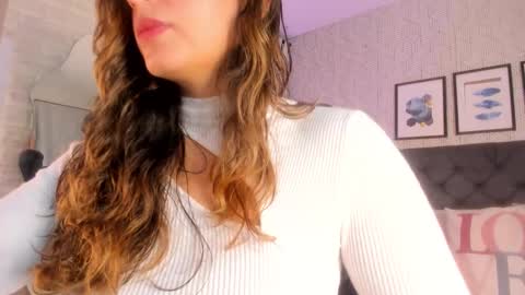 Snapshot of emma__smith01 chatting on 5, 2, 2025 Emma online show from 5, 2, 2025