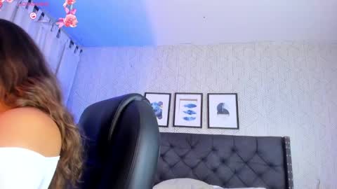 Snapshot of emma__smith01 chatting on 7, 2, 2025 Emma online show from 7, 2, 2025