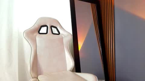 Snapshot of emma_and_aysha chatting on 23, 11, 2025 emma_and_aysha online show from 23, 11, 2025