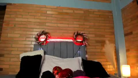 Hey Im EmmaHelp me reach 100 likes online show from 22, 6, 2026