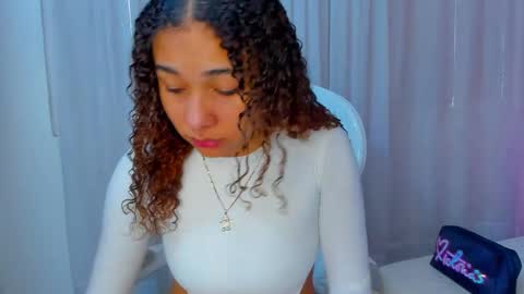 Snapshot of emma_carteer__ chatting on 25, 10, 2025 Emma Carteer   online show from 25, 10, 2025