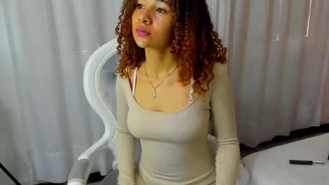 Snapshot of emma_carteer__ chatting on 27, 10, 2025 Emma Carteer   online show from 27, 10, 2025