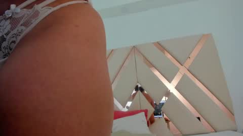 Emma Castillo online show from 5, 1, 2025