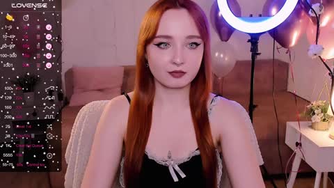 Snapshot of emma_chery chatting on 13, 12, 2024 Emma online show from 13, 12, 2024