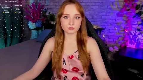 Snapshot of emma_chery chatting on 10, 9, 2025 Emma online show from 10, 9, 2025