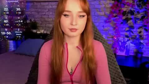 Snapshot of emma_chery chatting on 12, 9, 2025 Emma online show from 12, 9, 2025