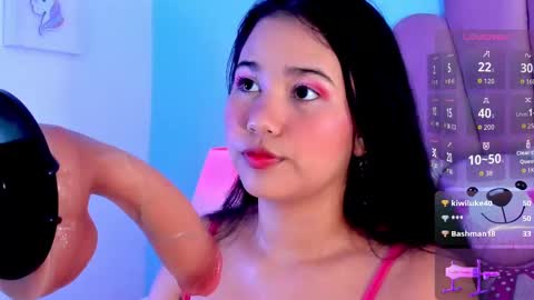 Snapshot of emma_clarke_ chatting on 2, 10, 2025 emma online show from 2, 10, 2025