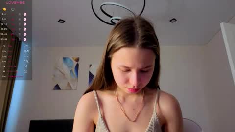 Snapshot of emma_clon chatting on 9, 11, 2025 Emma online show from 9, 11, 2025