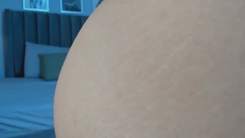 Snapshot of emma_crawford_ chatting on 16, 11, 2025 Emma online show from 16, 11, 2025